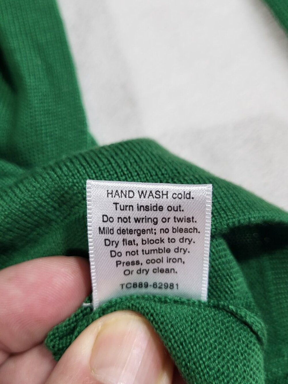 Pendleton 100% Merino Wool Green V-Neck Womens Sweater - Size M - Picture 7 of 9